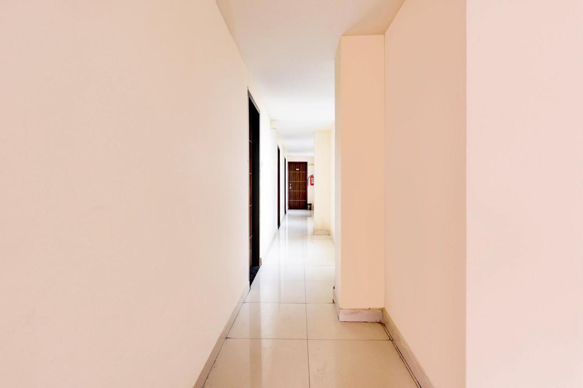 Super Hotel O Mahanadu Formerly Akshaya Bheemas Vijayawāda エクステリア 写真