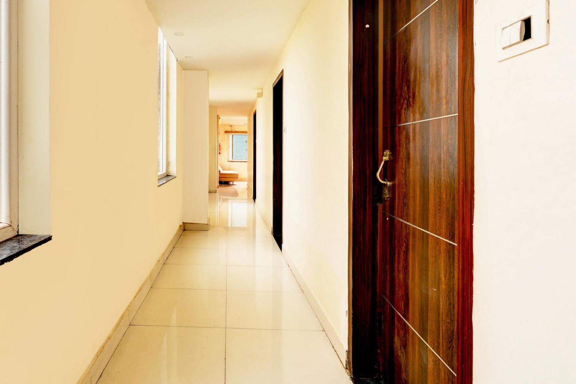 Super Hotel O Mahanadu Formerly Akshaya Bheemas Vijayawāda エクステリア 写真